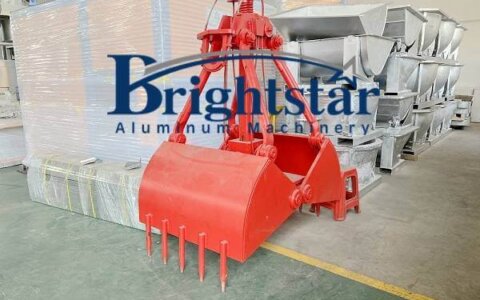 Aluminium slag cleaning grab bucket