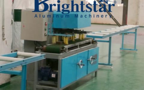 Aluminum extrusion brushing machine