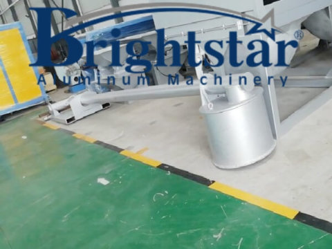 Molten aluminium electromagnet iron remover