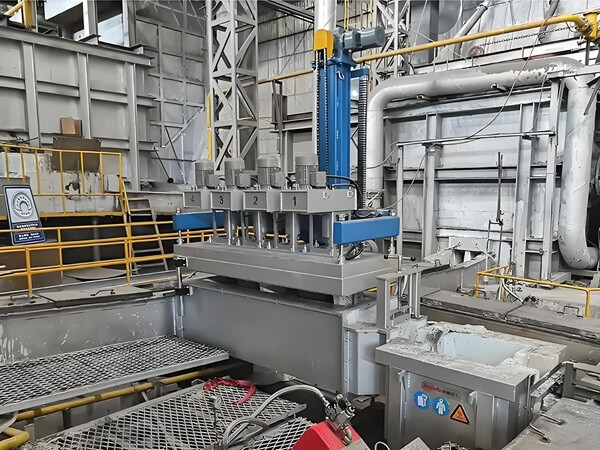 Online degassing machine for aluminum melting